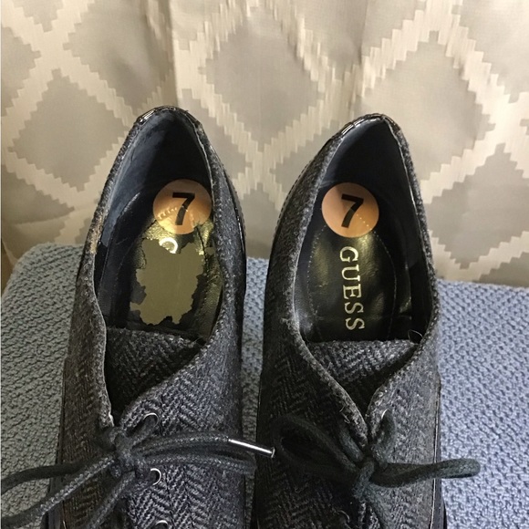 Guess Briclyn Pointed Toe Wingtip Lace Up Heels - Picture 15 of 16